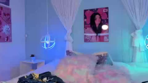 Snapshot of hannahpage chatting on September 11, 1:55 pm Hannah online show from September 11, 1:55 pm