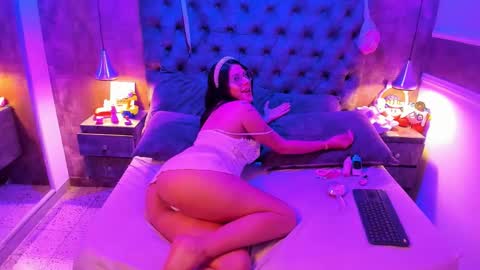 Hannah online show from October 17, 2:31 pm