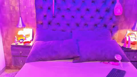 Hannah online show from October 20, 3:04 pm