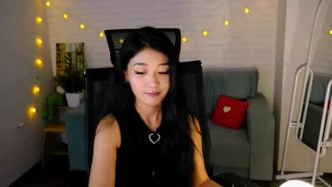 hannarosie online show from September 12, 7:32 pm