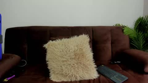 HannSoto online show from June 4, 2:43 pm