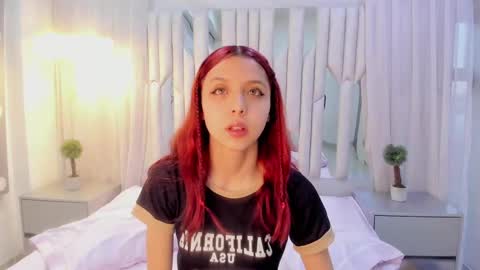 Hanni  online show from February 13, 11:17 am