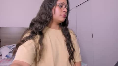 Snapshot of hanny_13 chatting on October 2, 11:32 pm taylor live online show from October 2, 11:32 pm