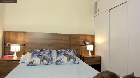 Snapshot of hanny_13 chatting on September 28, 11:43 pm taylor live online show from September 28, 11:43 pm