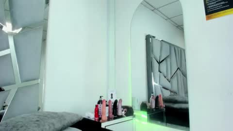 Snapshot of hanny_watson chatting on September 17, 2:15 pm hanny_watson online show from September 17, 2:15 pm