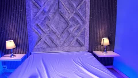 hannyk_ online show from September 24, 12:04 pm