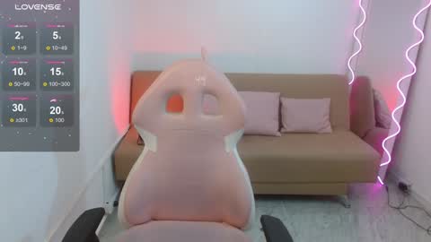 ALICIA online show from December 18, 11:45 am