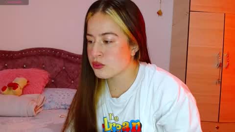 isabella   online show from October 18, 4:32 pm