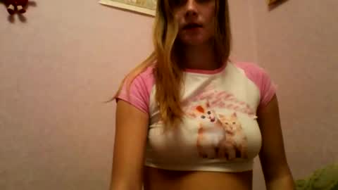 happyemily  online show from November 25, 9:59 pm