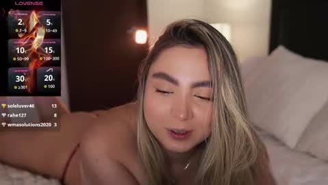 Snapshot of happyhoney_ chatting on September 10, 3:56 pm Sophie War online show from September 10, 3:56 pm