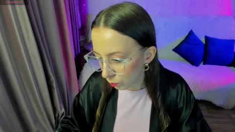 Stephanie online show from November 17, 5:57 pm