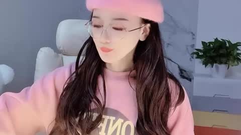 Daisy online show from December 10, 2:27 am