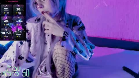 Mia online show from November 10, 10:16 pm