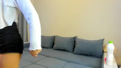 Maya online show from October 10, 1:16 pm