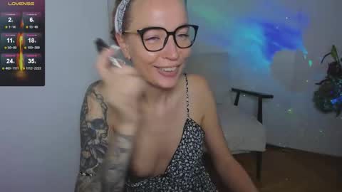 Snapshot of harley_everly chatting on October 24, 2:24 pm Tasya online show from October 24, 2:24 pm