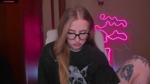 Julia online show from December 4, 5:27 am