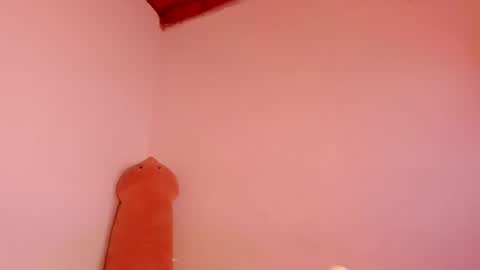 Snapshot of harley_red chatting on October 15, 4:48 am Annie online show from October 15, 4:48 am