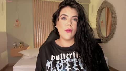 Snapshot of harmonybabe_ chatting on February 24, 8:03 pm Harmony online show from February 24, 8:03 pm