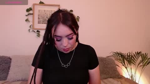 Snapshot of harmonyy01 chatting on February 10, 2:41 am Harmony Please help me to reach 100 thumbs up online show from February 10, 2:41 am