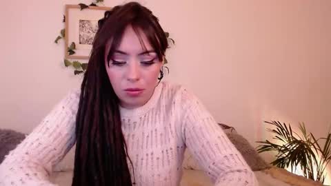 Snapshot of harmonyy01 chatting on January 14, 2:08 am Harmony Please help me to reach 100 thumbs up online show from January 14, 2:08 am
