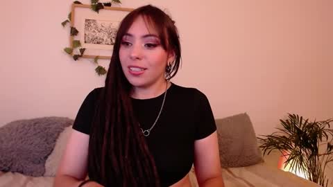 Snapshot of harmonyy01 chatting on January 6, 3:20 am Harmony Please help me to reach 100 thumbs up online show from January 6, 3:20 am
