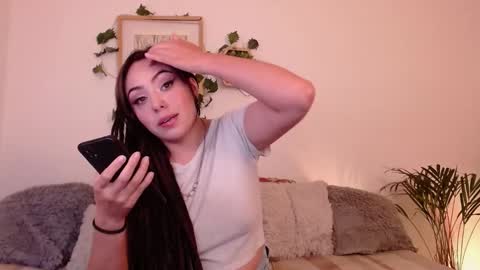 Snapshot of harmonyy01 chatting on February 9, 3:32 am Harmony Please help me to reach 100 thumbs up online show from February 9, 3:32 am