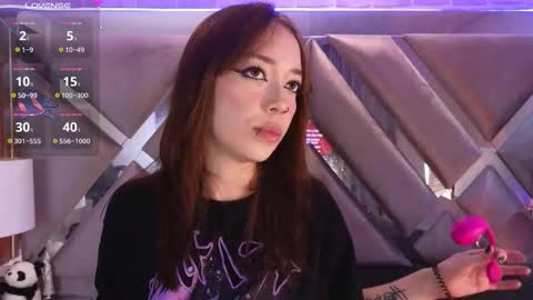 Snapshot of harperwest_ chatting on October 2, 10:04 pm Harper online show from October 2, 10:04 pm