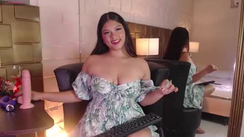 Snapshot of hatsajones chatting on October 2, 4:39 am hatsajones online show from October 2, 4:39 am