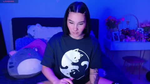 Snapshot of hatzukoi_miaow chatting on December 14, 10:56 am petunia online show from December 14, 10:56 am