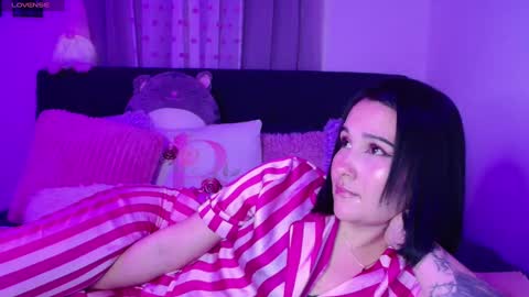 Snapshot of hatzukoi_miaow chatting on January 18, 8:19 pm petunia online show from January 18, 8:19 pm