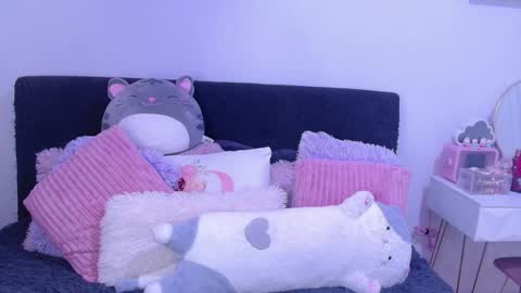 Snapshot of hatzukoi_miaow chatting on September 15, 7:16 am petunia online show from September 15, 7:16 am