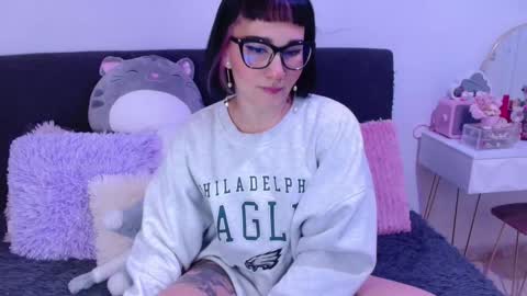Snapshot of hatzukoi_miaow chatting on September 22, 4:27 pm petunia online show from September 22, 4:27 pm
