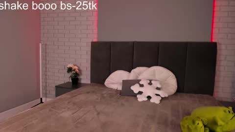 Liya dont forget to thumbs up me online show from October 27, 11:17 am