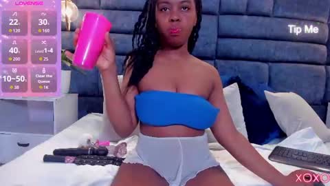 hazel_lanee online show from July 4, 7:04 am