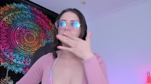 HazelKush online show from December 18, 5:00 pm