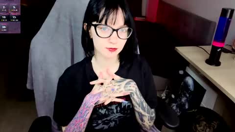 hazeltompson online show from March 23, 12:33 pm