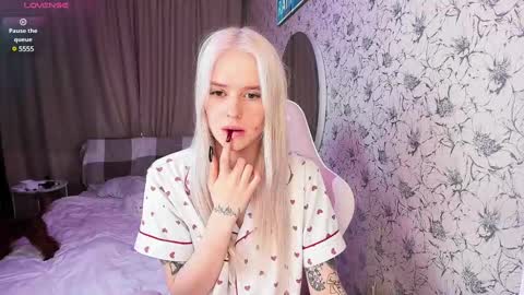 Snapshot of healing__girl chatting on January 15, 7:48 am Valeria online show from January 15, 7:48 am