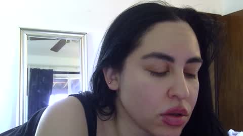 heatwavee online show from March 9, 3:48 pm