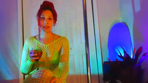 Snapshot of heavenllyy chatting on January 30, 11:13 pm Heavenllyy online show from January 30, 11:13 pm