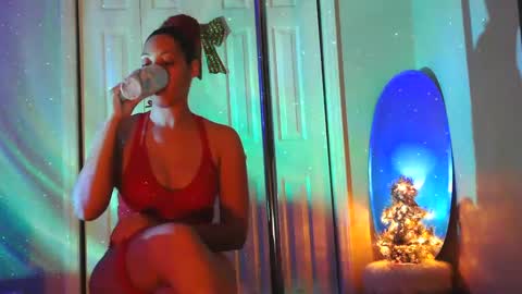 Snapshot of heavenllyy chatting on December 29, 2:38 am Heavenllyy online show from December 29, 2:38 am