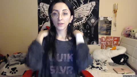 Snapshot of heavenlycreature chatting on February 26, 12:41 am Diana online show from February 26, 12:41 am