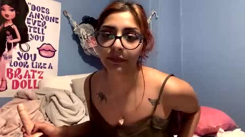 Snapshot of heavensbunny chatting on February 24, 8:58 pm heaven the muslim slut online show from February 24, 8:58 pm