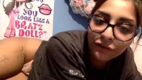 Snapshot of heavensbunny chatting on March 8, 8:40 am heaven the muslim slut online show from March 8, 8:40 am