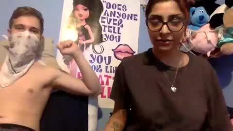Snapshot of heavensbunny chatting on February 16, 4:09 am heaven the muslim slut online show from February 16, 4:09 am