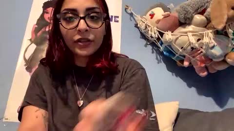 Snapshot of heavensbunny chatting on January 2, 12:34 am heaven the muslim slut online show from January 2, 12:34 am