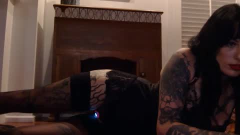 heavy metal vixen online show from March 10, 8:29 am