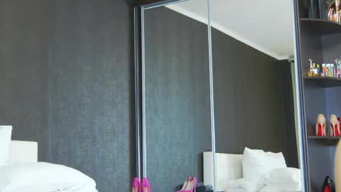 Helen online show from December 22, 12:05 pm