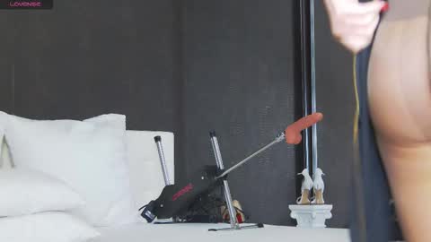 Helen online show from March 19, 1:21 am