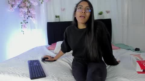 heidi_feuer online show from September 24, 1:10 pm