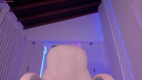 Snapshot of heidy_jhons chatting on October 29, 3:44 am Heidy online show from October 29, 3:44 am